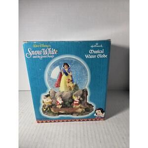 Vintage Hallmark Walt Disney Snow White & The Seven Dwarfs Musical Water Globe